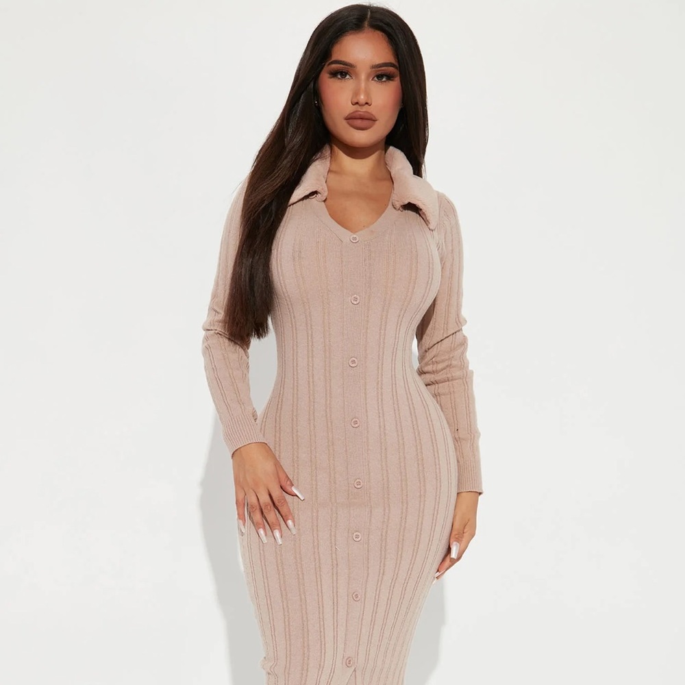 ~Energetic Elitism:Beige Button Down Knit Dress w/Faux Fur Collar~